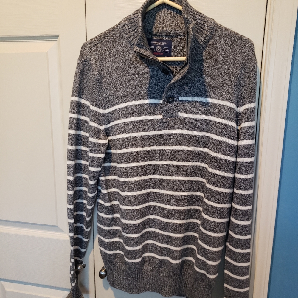 American Eagle Men's Sweater